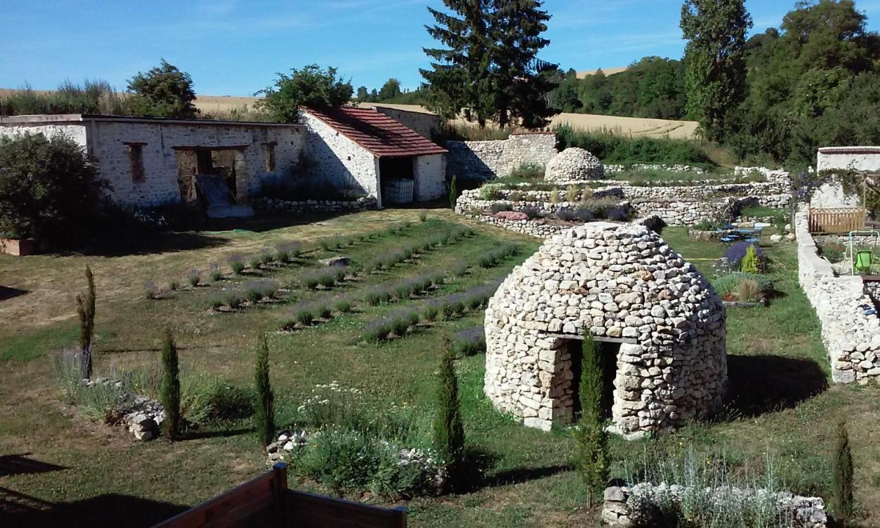 Les Bories En Champagne Villa Montlevon Exterior foto