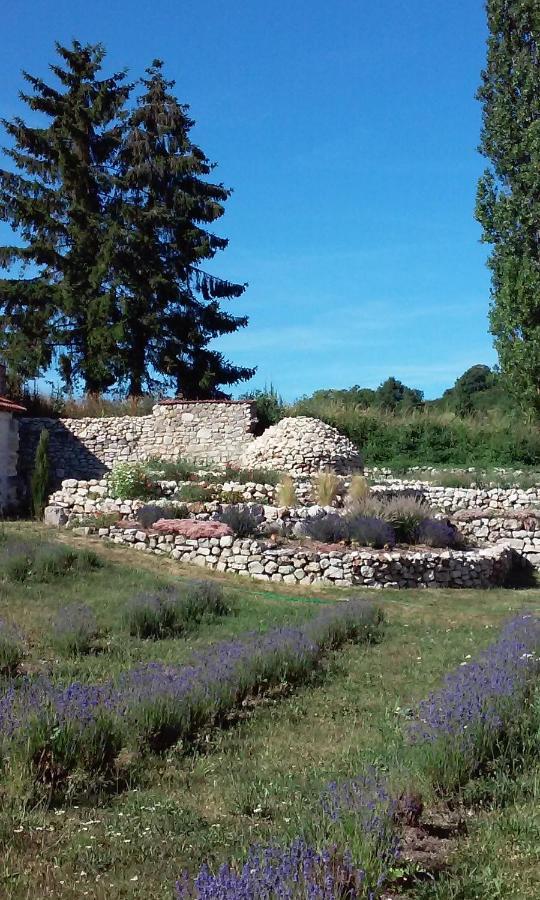 Les Bories En Champagne Villa Montlevon Exterior foto