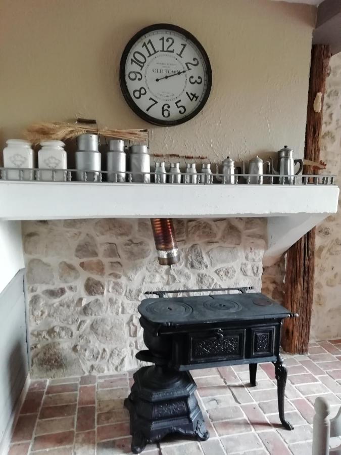 Les Bories En Champagne Villa Montlevon Exterior foto